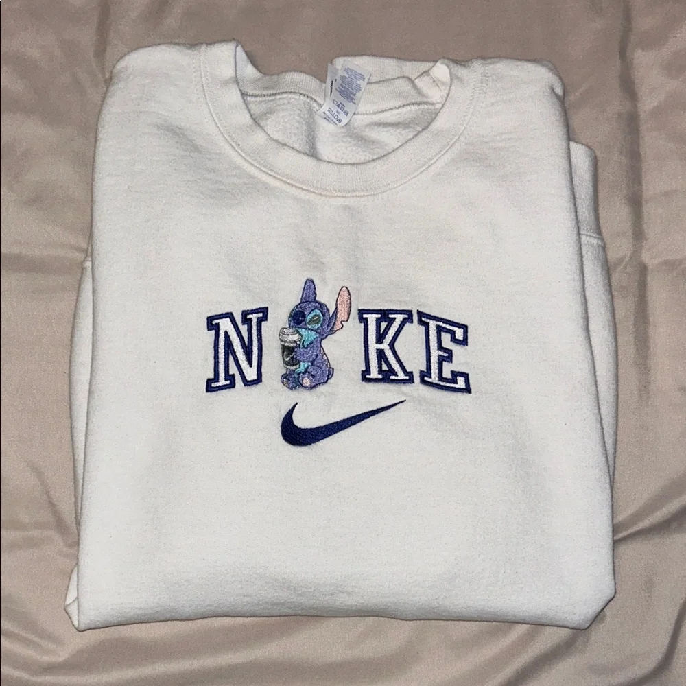 Nike White Crewneck Sweatshirt with Blue Stitch and Navy Swoosh - Picture 1 of 4